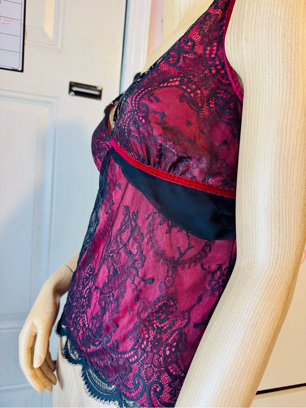 Vintage Moda International Y2K Lace Cami Top | Red & Black Gothic Cami Size S